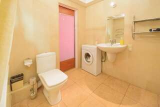 Апартаменты Kiev Accommodation on Mihailovska street Киев Стандартные апартаменты-13