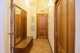 Апартаменты Kiev Accommodation on Mihailovska street Киев Стандартные апартаменты-24